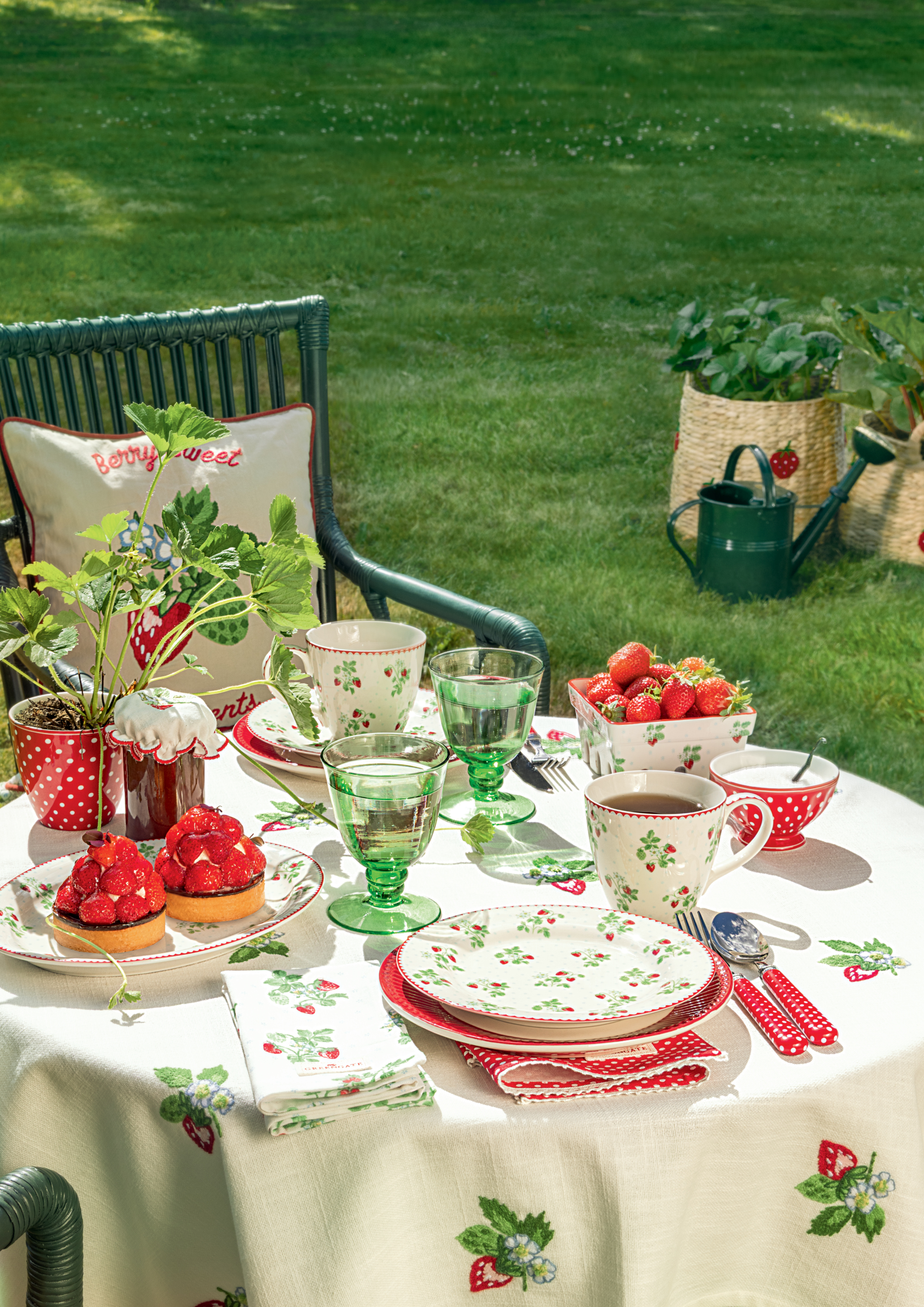 Greengate Tischdecke Berry white 150x150 cm
