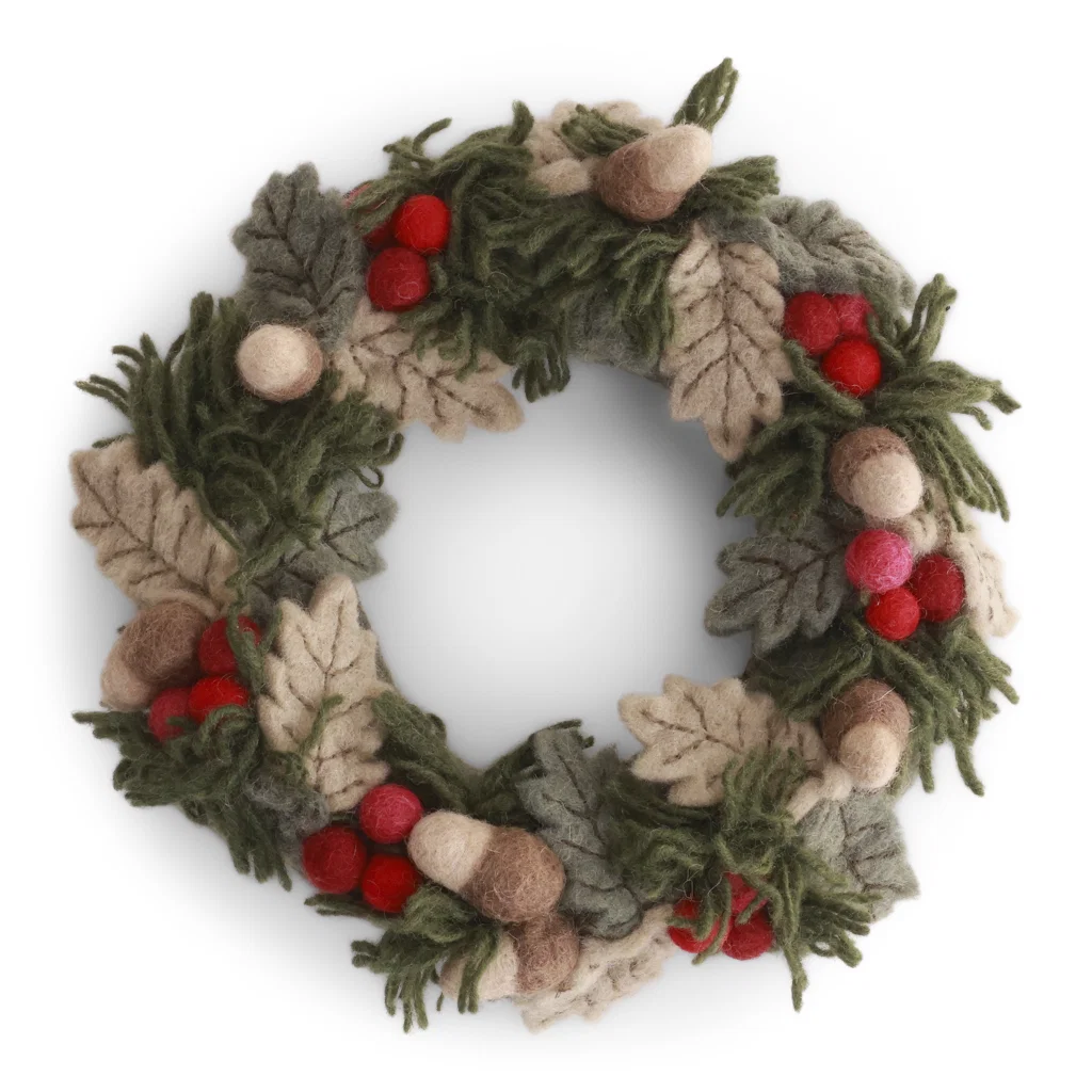 Gry & Sif handgefilzter weihnachtlicher Kranz mit Beeren, Blättern und Eicheln ...auch schön im Herbst