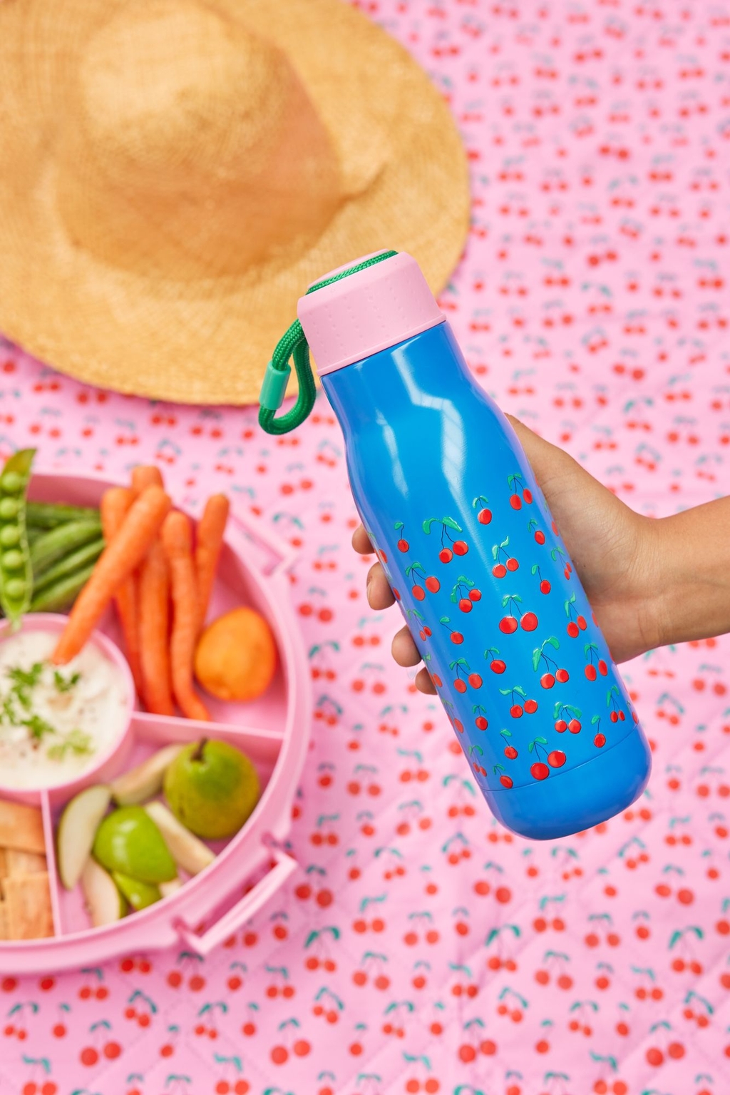 RICE Picknickdecke/Gartendecke Cherry Love Print 2x2 M wasserabweisende Unterseite
