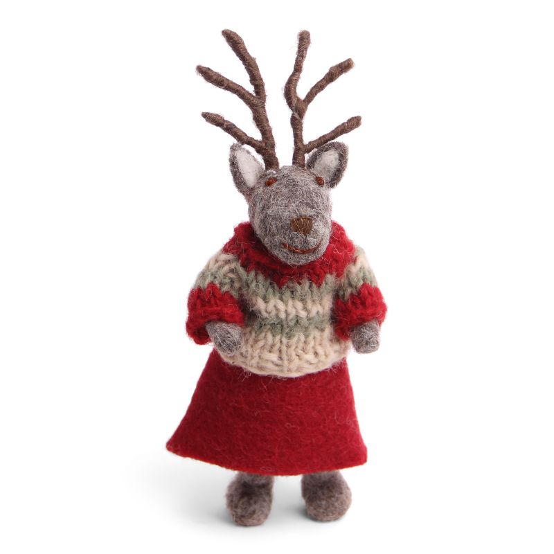 Gry & Sif handgefilztes Elchi Mädchen mit rotem Rock und gestreiftem Pullover