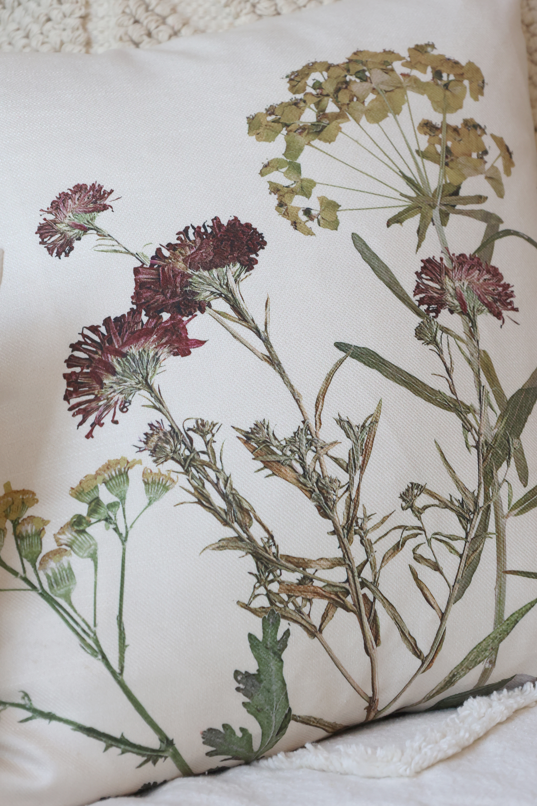 Chic Antique Kissenbezug Aix Wildblumen offwhite 45 x 45 cm
