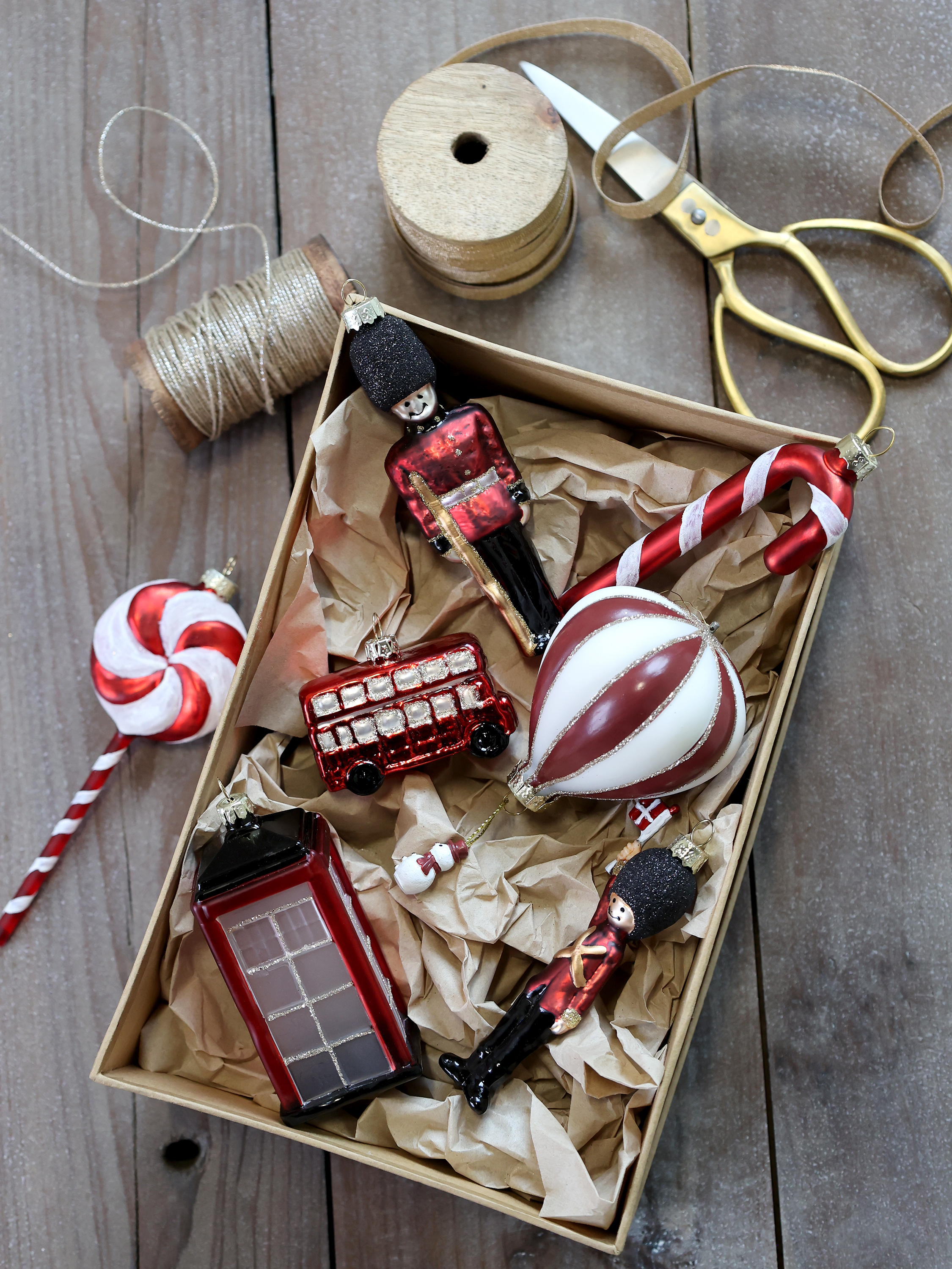 Chic Antique Weihnachtsdekoration Luftballon mit Schneemann cherry red zum Aufhängen