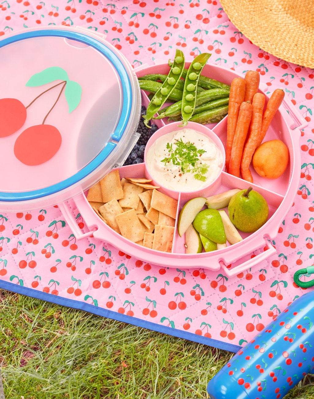 RICE Picknickdecke/Gartendecke Cherry Love Print 2x2 M wasserabweisende Unterseite
